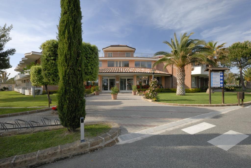 La Cecinella Apartments Marina di Cecina Exterior photo